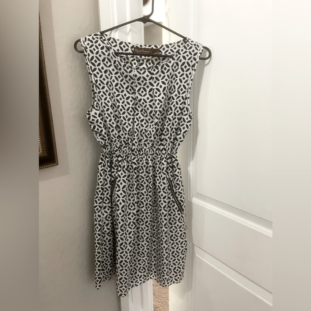 Black and White Dress Size L